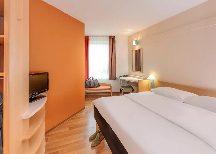 Ibis Frankfurt Centrum Hotel 3*